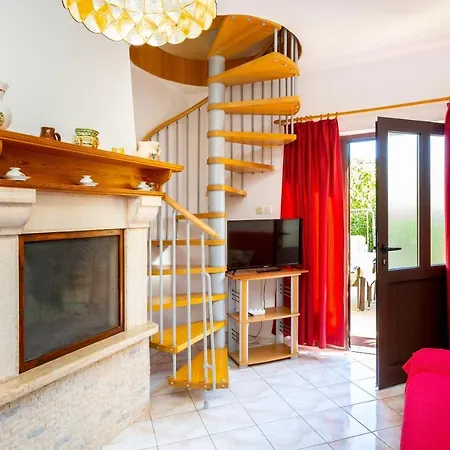 Apartment Maretic *