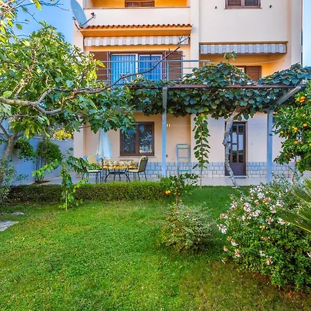 Apartment Maretic *