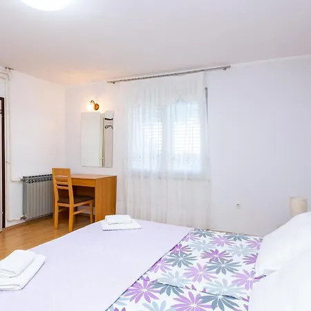 Maretic Apartment